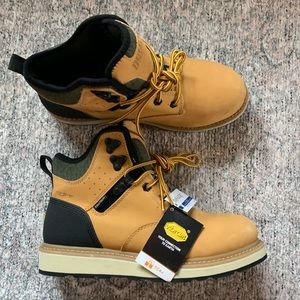 Women's Leather Duluth work boots sz 8